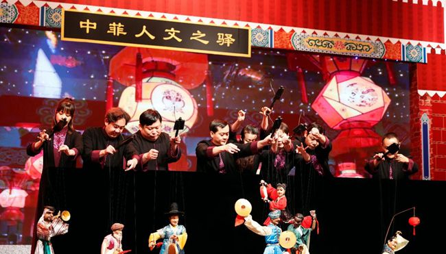 泉州特色文化展示——提线木偶戏《闹元宵》。陈晓东摄